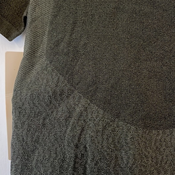 LULULEMON SEAMLESS TOP - Picture 5 of 6